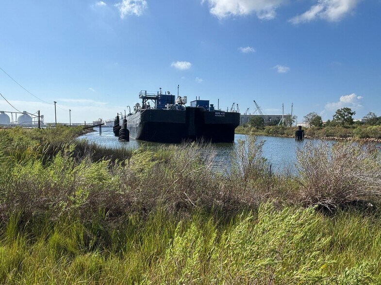 More Photos Of 5320 Ingalls Ave, Pascagoula Shipyard For Sale