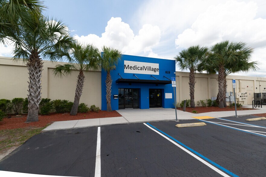 More Photos Of 800-840 Mercy Dr, Orlando Medical For Lease