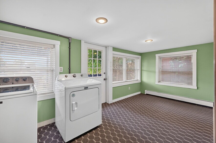 More Photos Of 330 Mahoning St, Milton Office For Sale