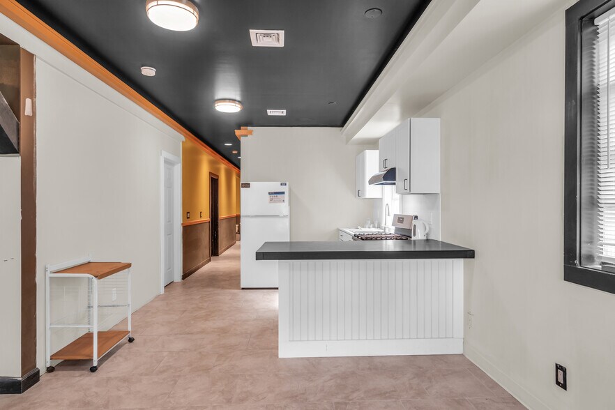 More Photos Of 715 Flanders Rd, Riverhead Office For Sale