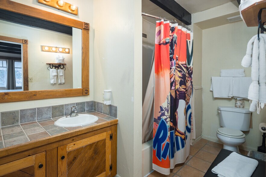 More Photos Of 166 S 400 E, Moab Hotel For Sale