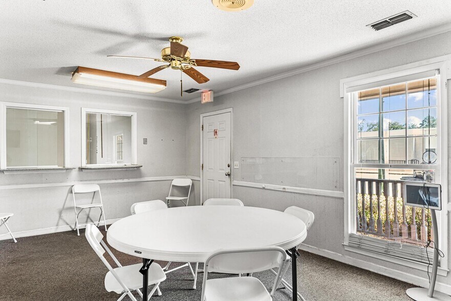 More Photos Of 450 North St, Bamberg Medical For Sale