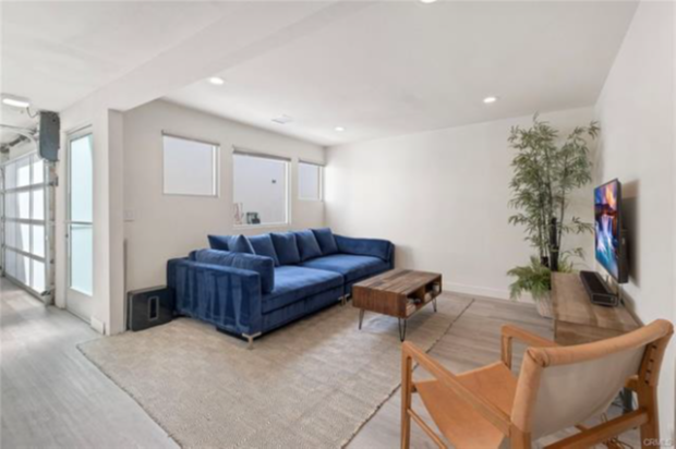 More Photos Of 555 E 3rd St, Long Beach Loft Creative Space For Sale