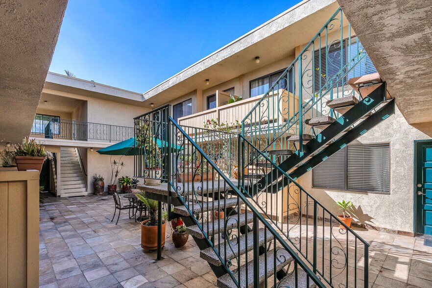 More Photos Of 7605 W Manchester Ave, Playa Del Rey Apartments For Sale