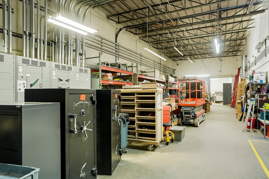 More Photos Of 3880 Holly St, Denver Warehouse For Sale