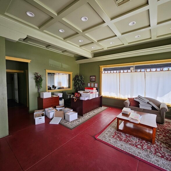 More Photos Of 800-810 W 9th St, San Pedro Office For Sale