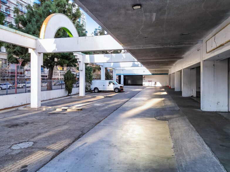 More Photos Of 940 S Hill St, Los Angeles Land For Sale