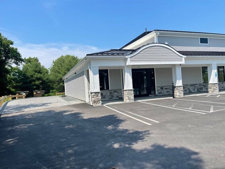 More Photos Of 1092 South St, Wrentham Freestanding For Lease