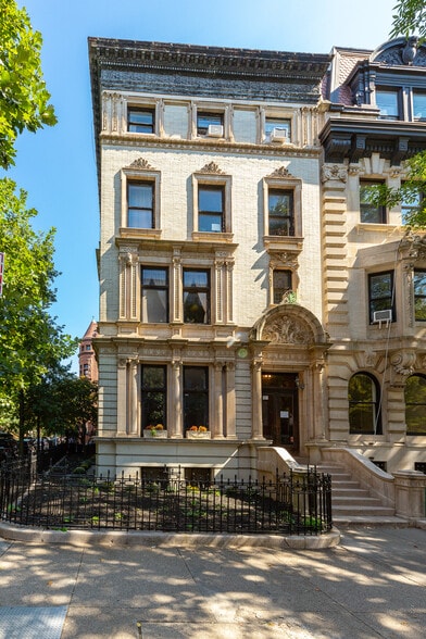 More Photos Of 121 8th Ave, Brooklyn Apartments For Sale