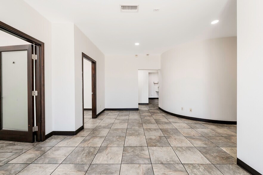 More Photos Of 2165 W Cowles St, Long Beach Service For Lease
