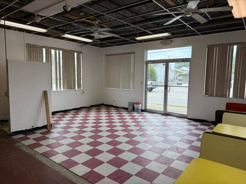 More Photos Of 2410 Dudley Ave, Parkersburg Freestanding For Sale