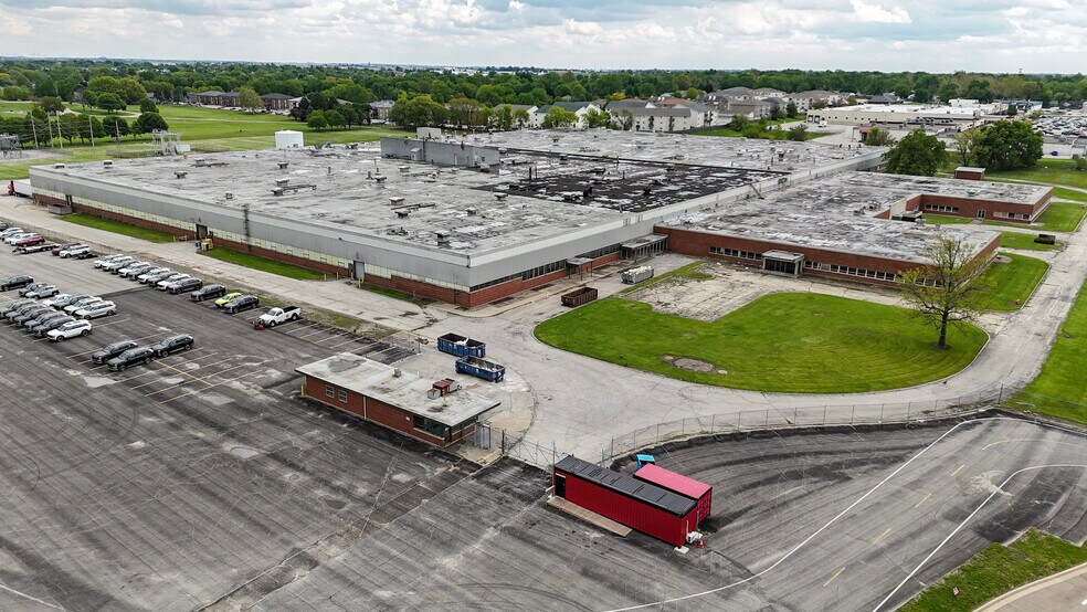 More Photos Of 1601 General Electric Rd, Bloomington Warehouse For Sale