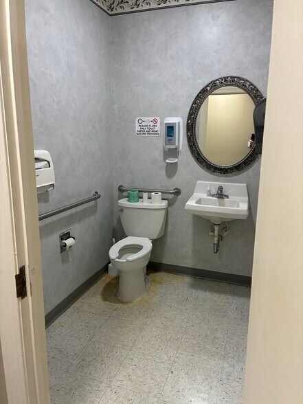 More Photos Of 1134 N Road St, Elizabeth City Medical For Lease