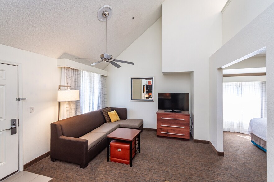 More Photos Of 1530 Howe Ave, Sacramento Hotel For Sale