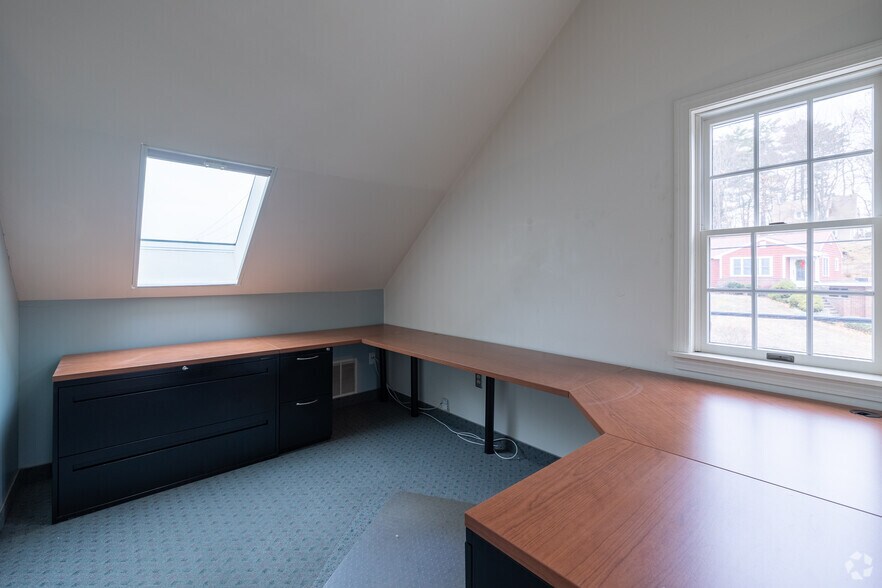 More Photos Of 109 Colon St, Beverly Medical For Lease