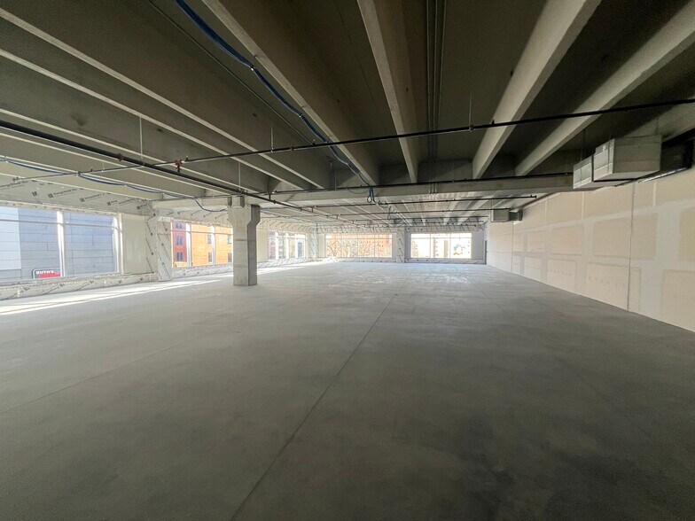 More Photos Of 202 W Berry St, Fort Wayne Office For Lease
