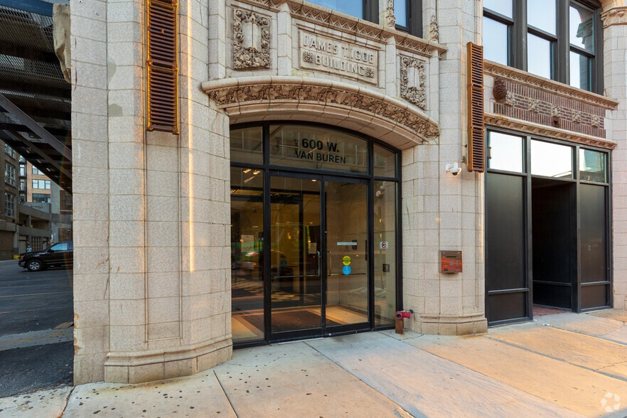 More Photos Of 328 S Jefferson St, Chicago Office For Lease