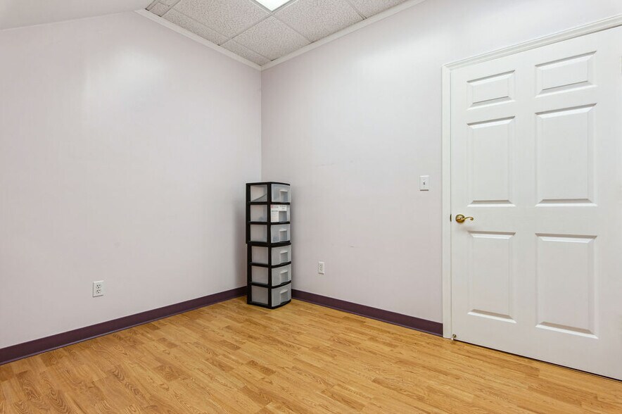 More Photos Of 43 Office Park Dr, Jacksonville Medical For Lease
