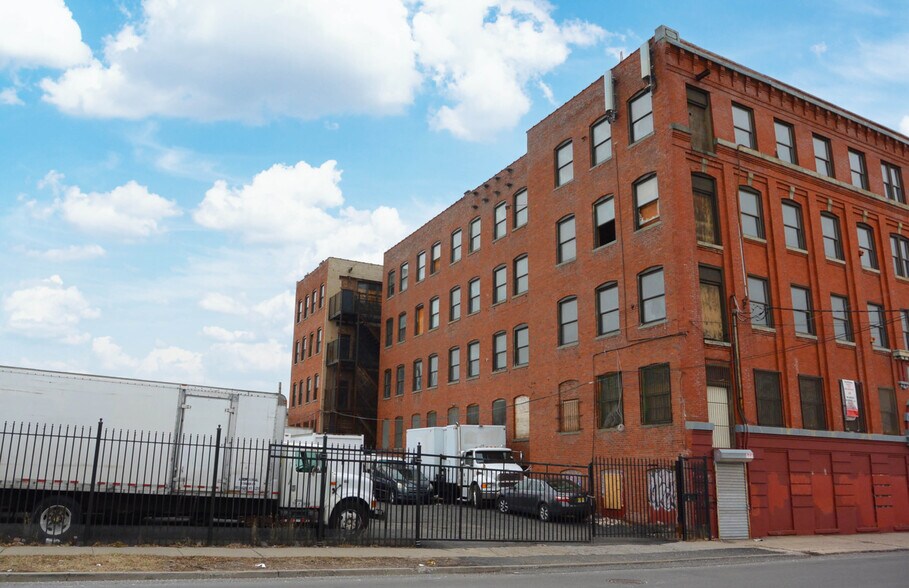 More Photos Of 98-104 Murray St, Newark Warehouse For Sale
