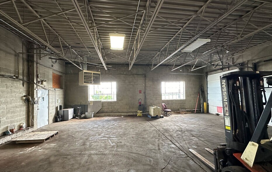More Photos Of 56 Niagara Stone Rd, Pelham Warehouse For Sale