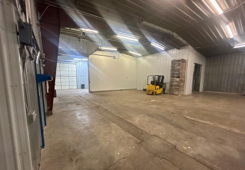 More Photos Of 3512 E Bench Rd, Dillon Manufacturing For Sale