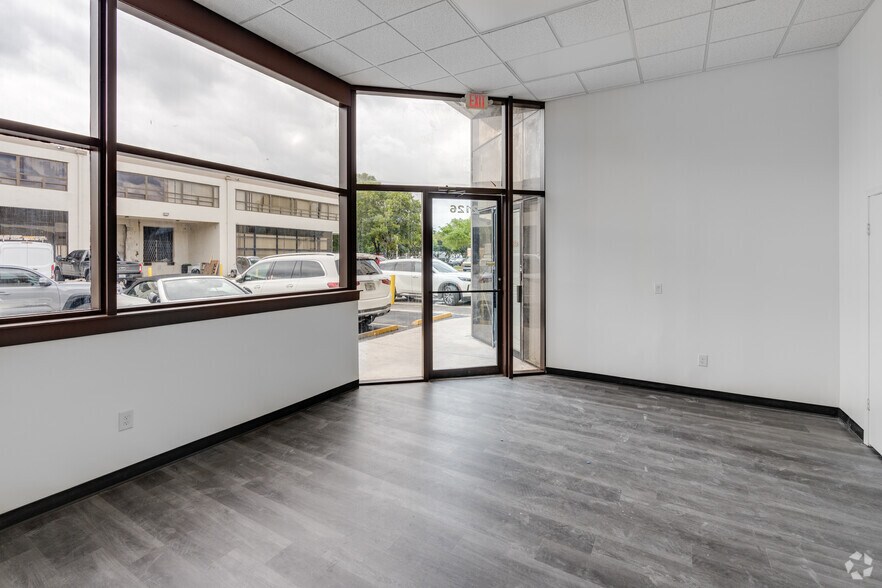 More Photos Of 2100-2112 NW 99th Ave, Miami Warehouse For Lease