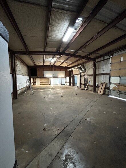 More Photos Of 4136 Keller Hicks Rd, Fort Worth Industrial For Lease