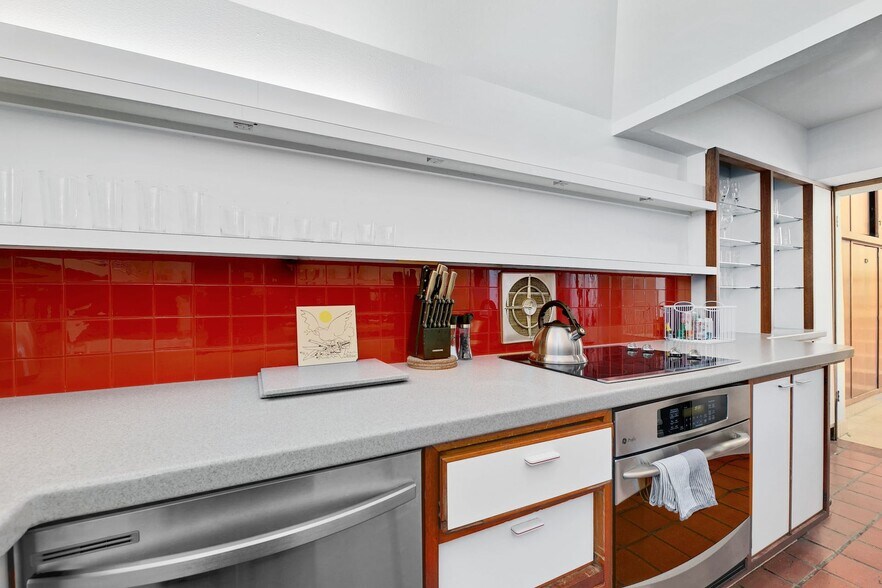 More Photos Of 410 E 6th St, Austin Storefront Retail Residential For Lease