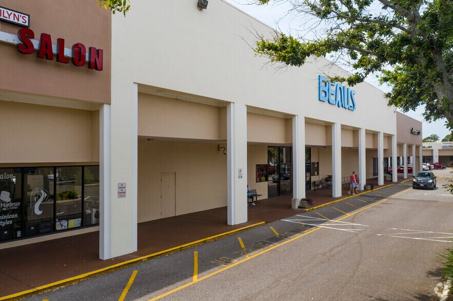 More Photos Of 2810-3016 54th Ave S, Saint Petersburg Unknown For Lease
