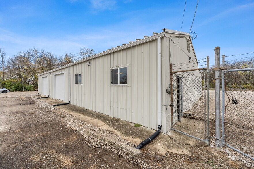 More Photos Of 22840 Canal Rd, Circleville Warehouse For Sale