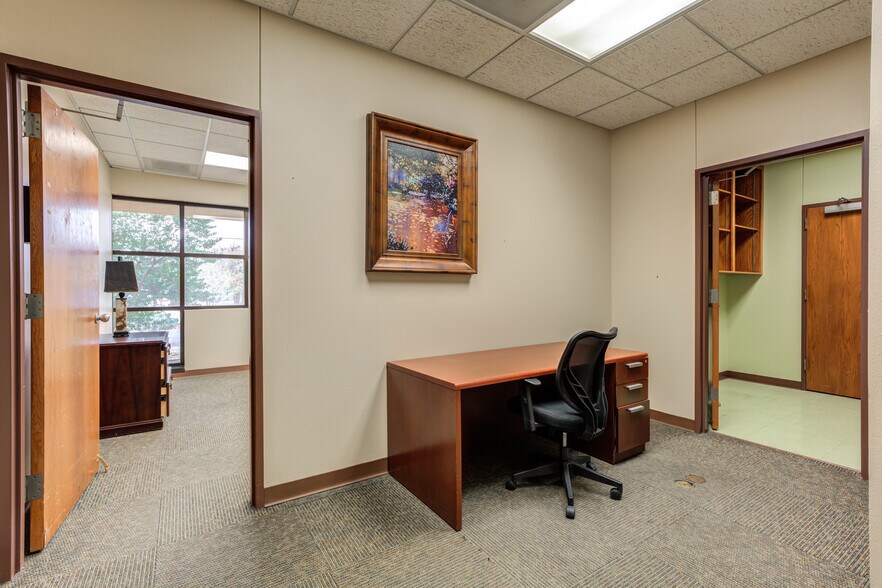 More Photos Of 3802-3806 Interstate 27, Lubbock Office For Sale