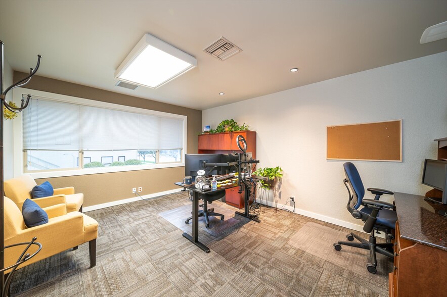 More Photos Of 1400 Broadway, Bellingham Office For Lease