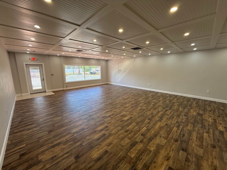 More Photos Of 3816-3820 Grand Blvd, New Port Richey Unknown For Lease