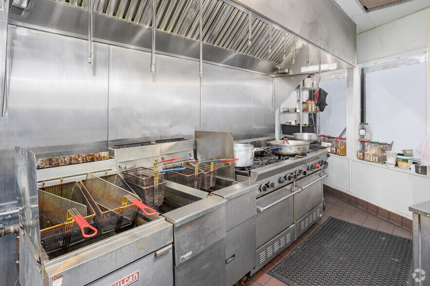 More Photos Of 1829 Riverside Ave, Minneapolis Storefront Retail Office For Sale