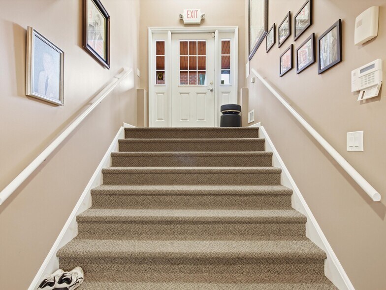 More Photos Of 35000-35008 Division Rd, Richmond Medical For Sale
