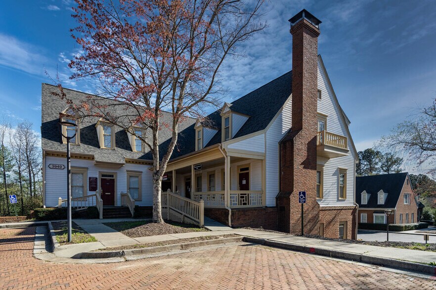 More Photos Of 3937-3965 Holcomb Bridge Rd, Peachtree Corners Unknown For Lease