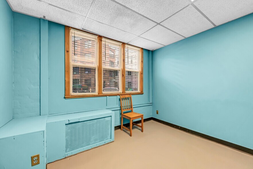 More Photos Of 914-920 Old Nepperhan Ave, Yonkers Storefront For Sale
