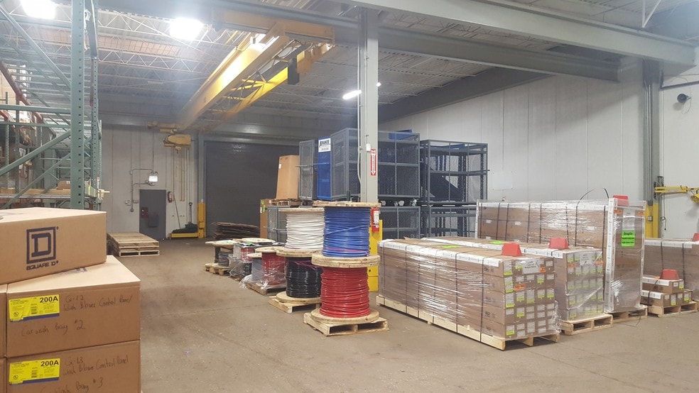 More Photos Of 4451 W Kinzie St, Chicago Warehouse For Lease