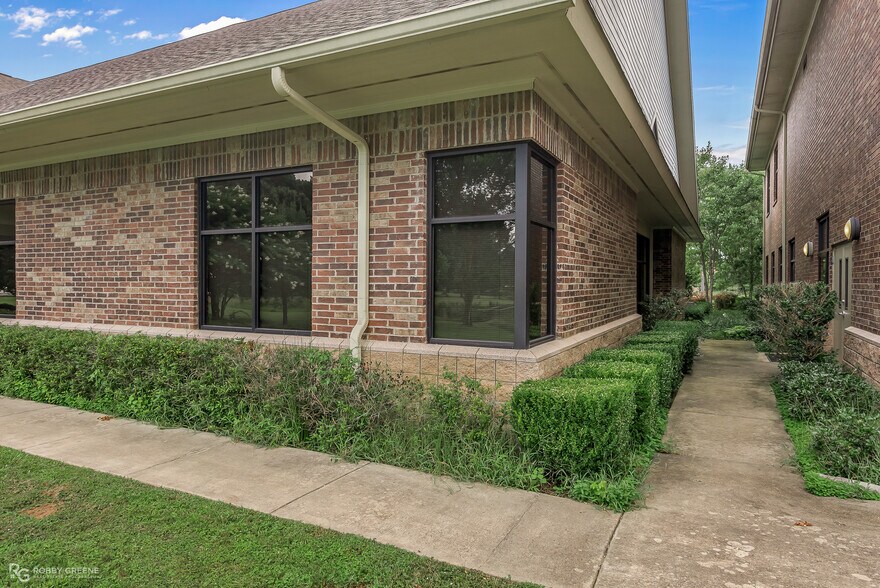 More Photos Of 10100 Woolworth Rd, Keithville Medical For Lease