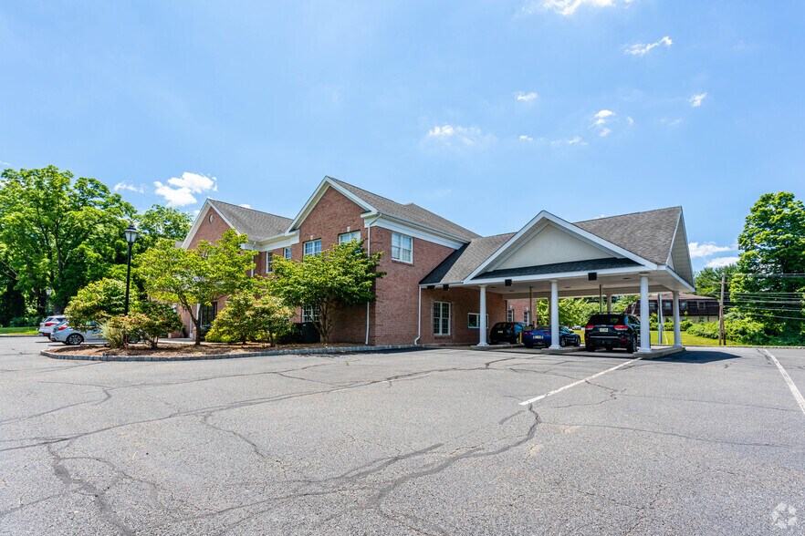 More Photos Of 351 Sparta Ave, Sparta Office For Lease