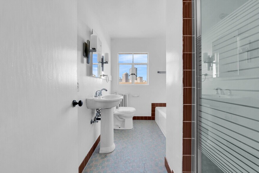 More Photos Of 251 Park View Ter, Oakland Apartments For Sale