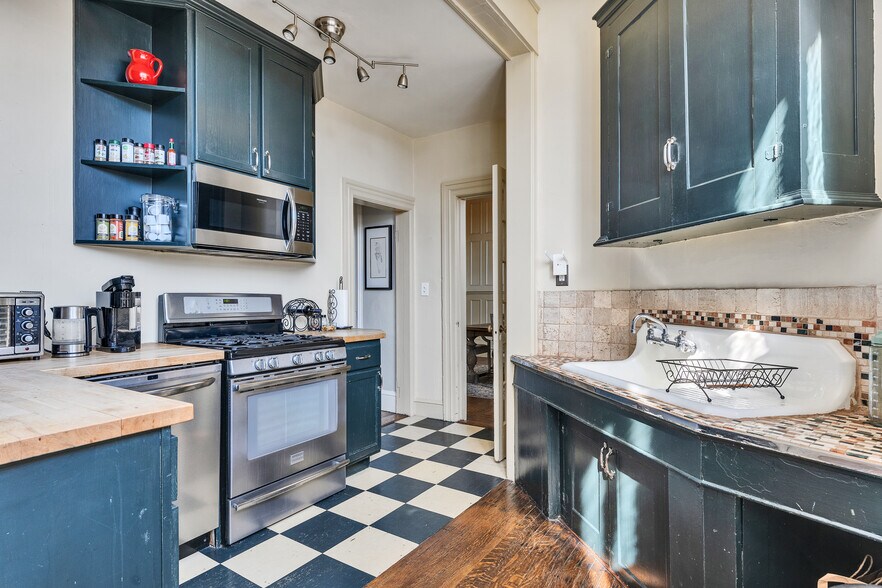 More Photos Of 453 Angell St, Providence Apartments For Sale