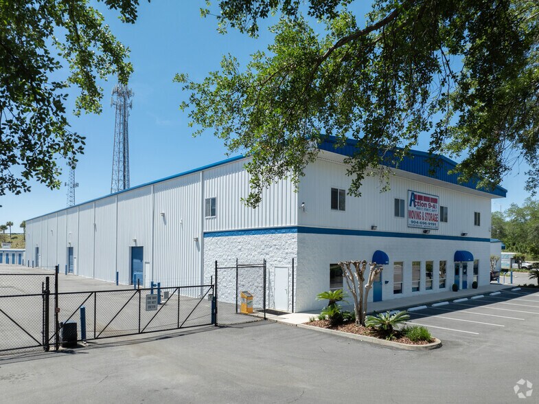 More Photos Of 10416 New Berlin Rd, Jacksonville Warehouse For Lease