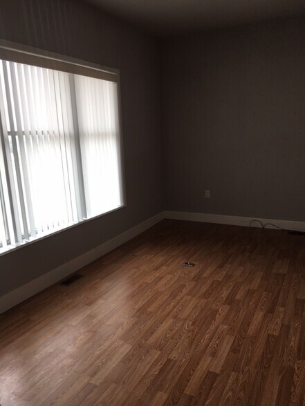 More Photos Of 532 Main St, Wintersville Freestanding For Lease