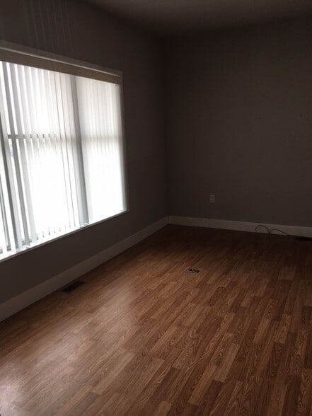 More Photos Of 532 Main St, Wintersville Freestanding For Lease