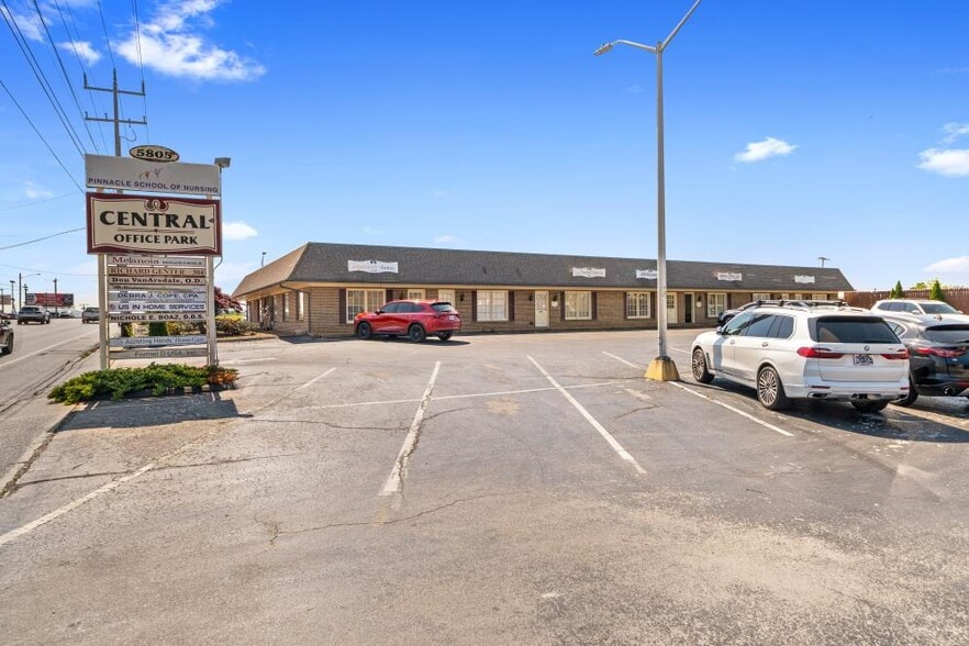 Primary Photo Of 5803-5805 Lee Hwy, Chattanooga Medical For Sale