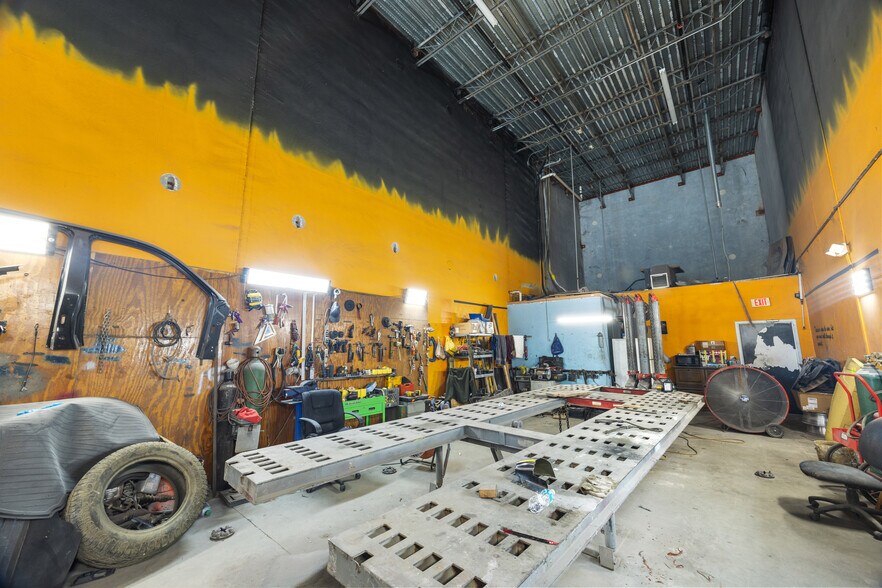 More Photos Of 15420 SW 136th St, Miami Service For Lease