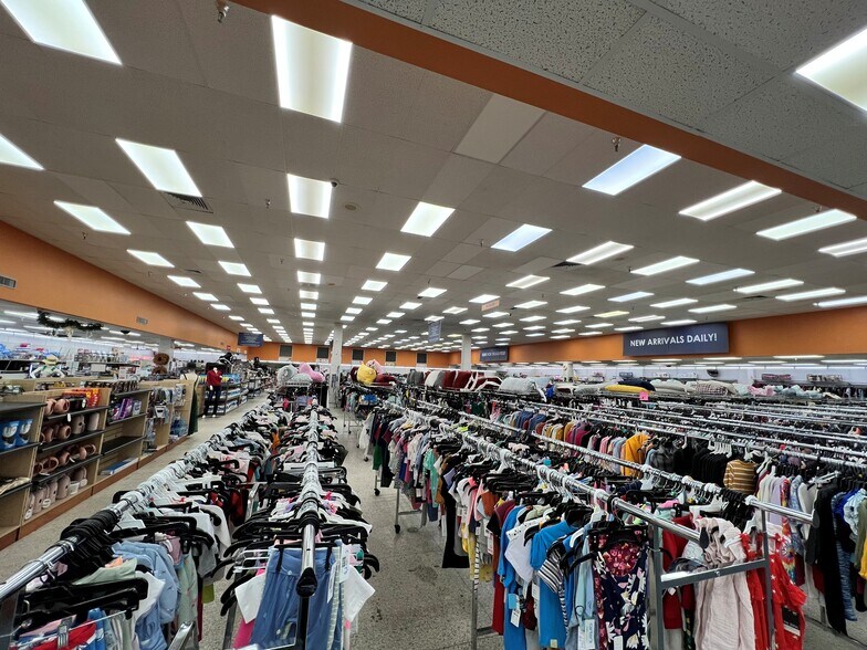 More Photos Of 1218-1240 Shaver St, Pasadena Unknown For Lease