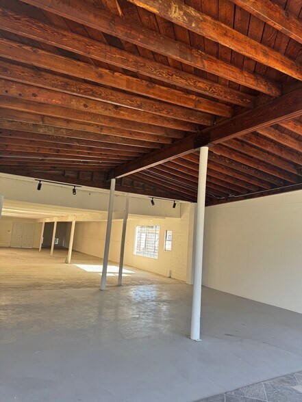 More Photos Of 124 N Catalina Ave, Redondo Beach General Retail For Sale