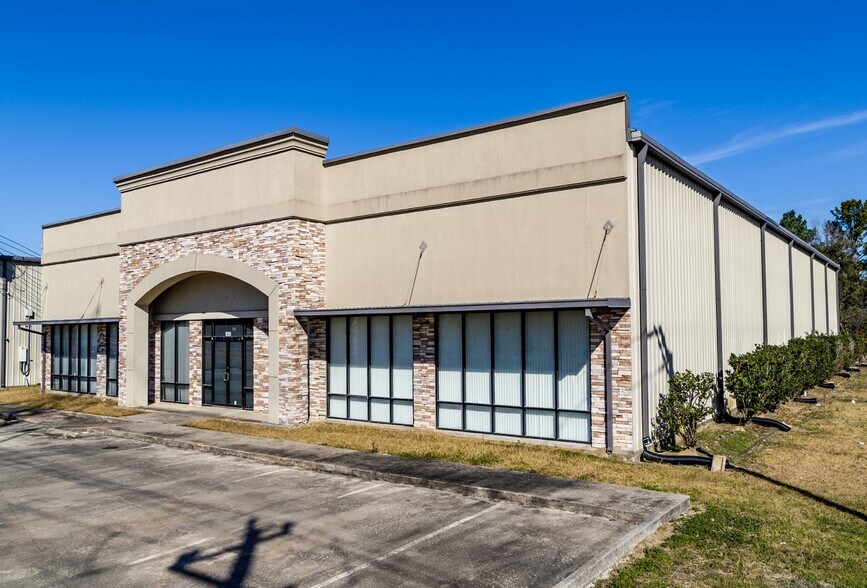 Primary Photo Of 1402 N Sam Houston Pky W, Houston Warehouse For Sale